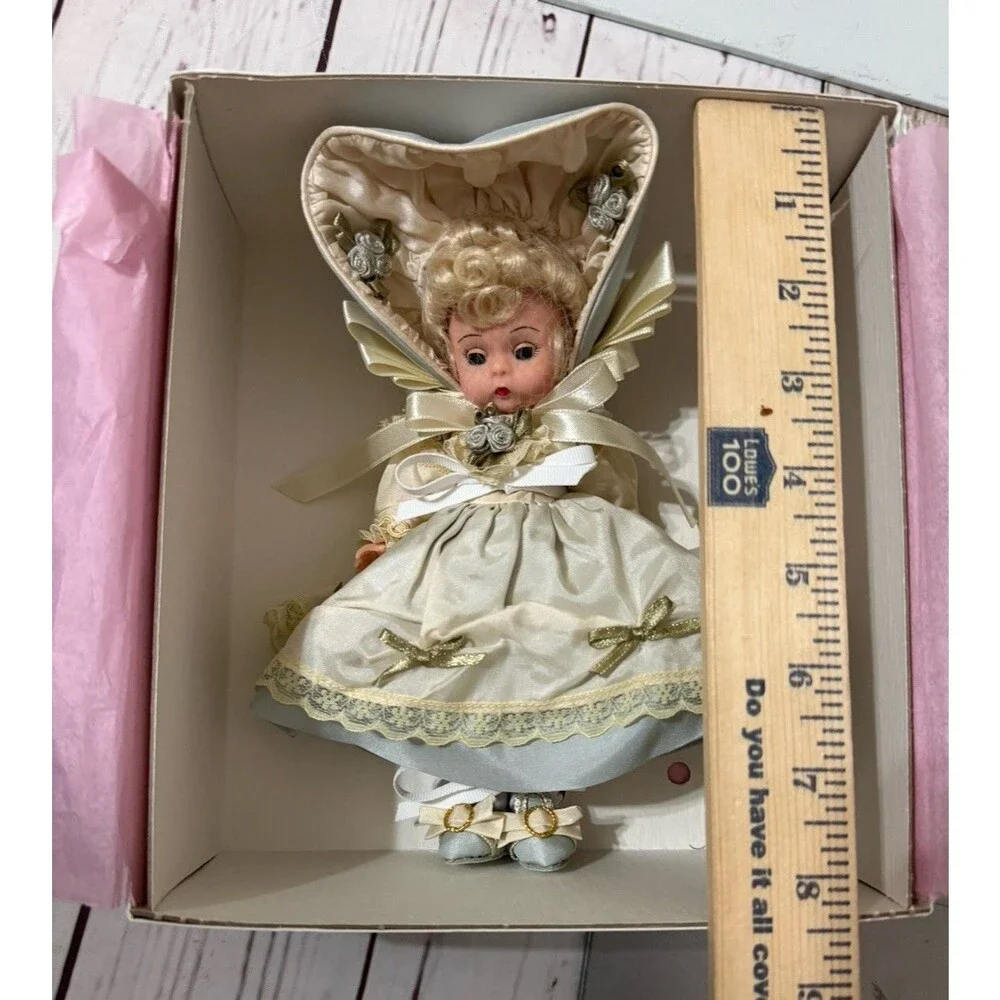 2000 Madame Alexander #26875 Adorable Silk Victorian 8